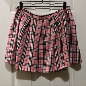 Hot Topic Women's Pink Plaid Pleated Chain Skirt. Size XL